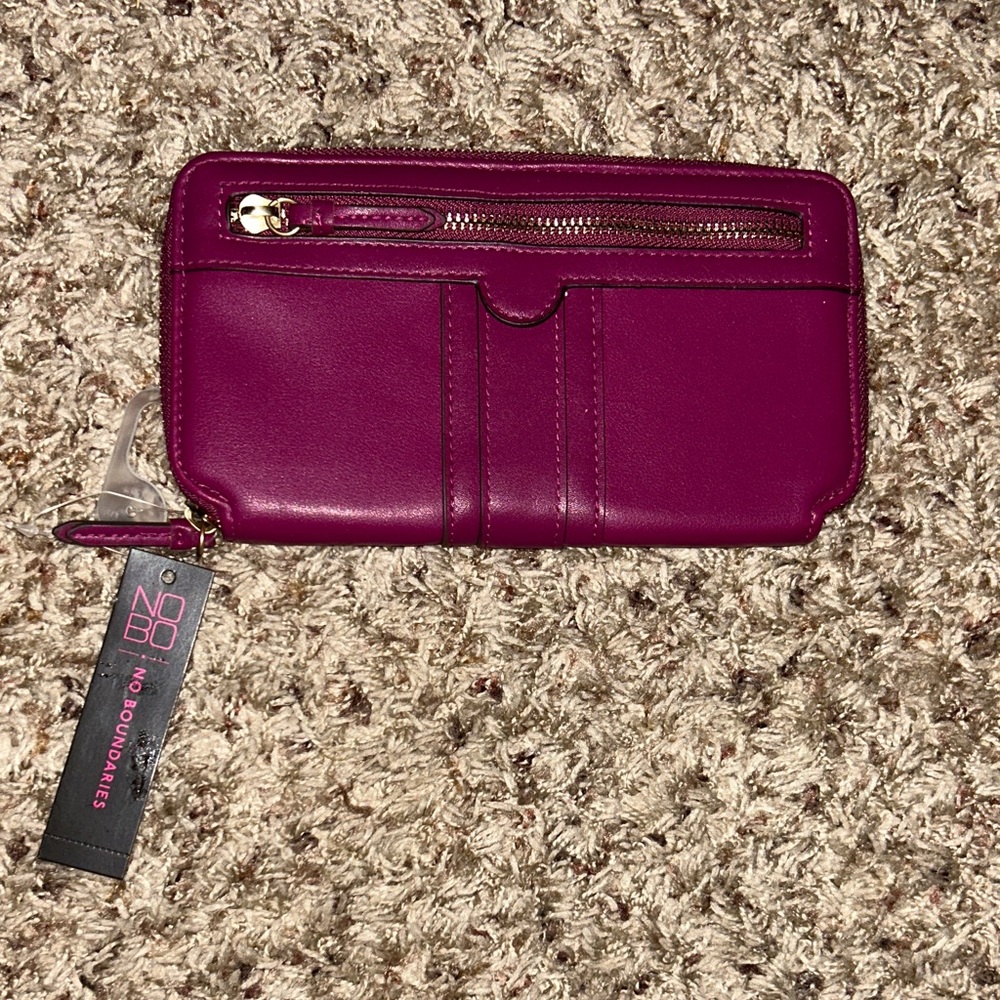 NWT Women’s Magenta Wallet